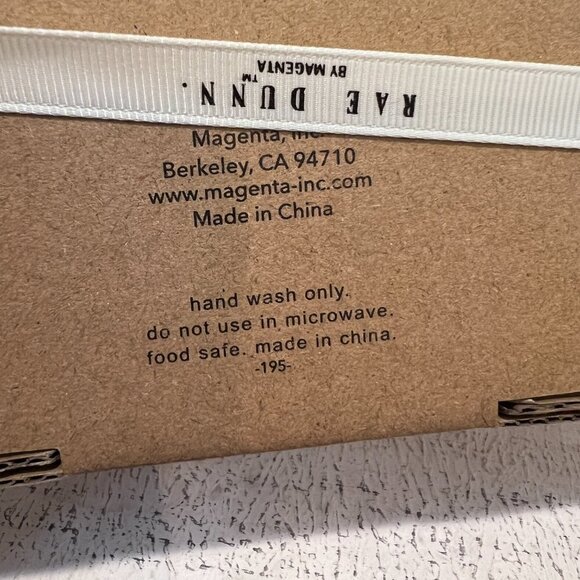 Rae Dunn PIG SALT AND PEPPER SHAKERS - NWT - Picture 9 of 10